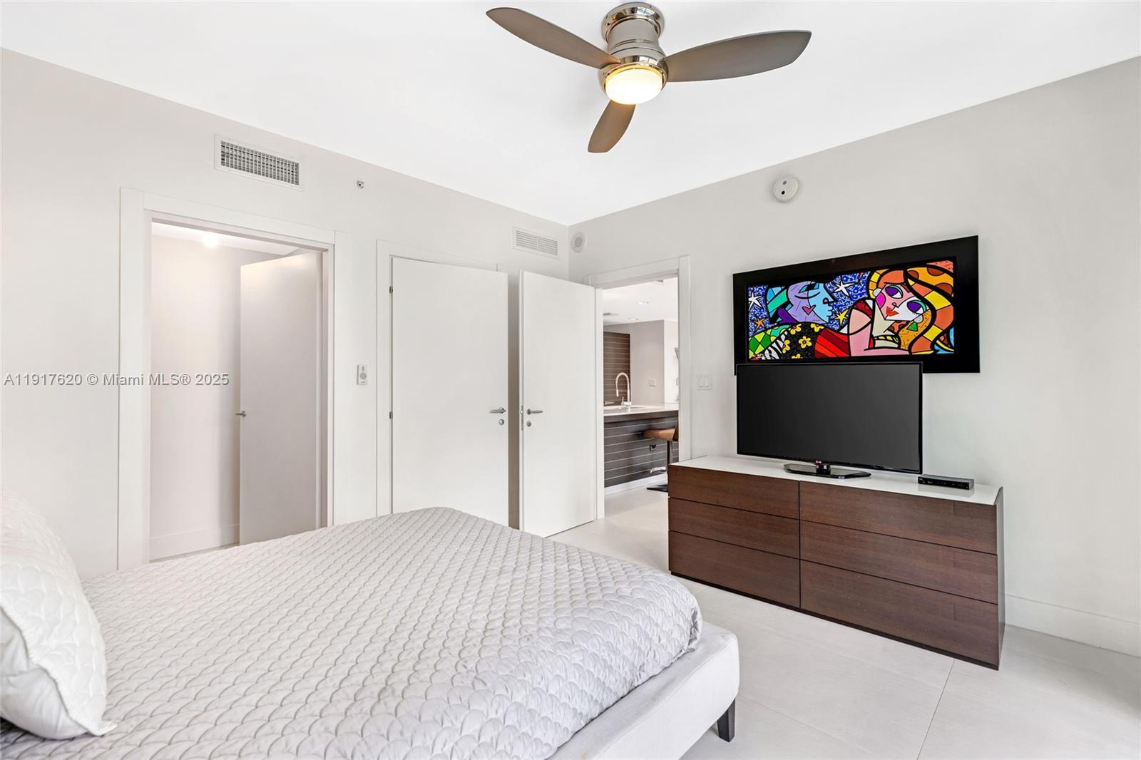Building Photo - 200 Biscayne Boulevard Way