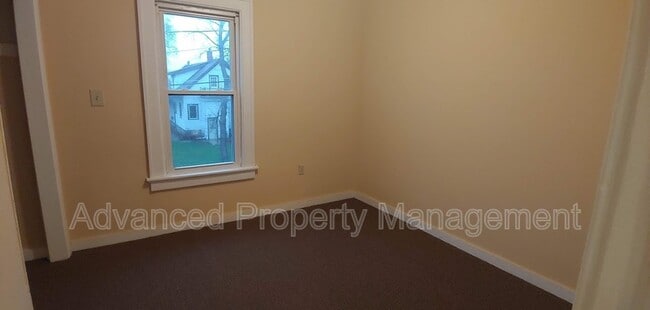 Building Photo - 1425 N 47th St