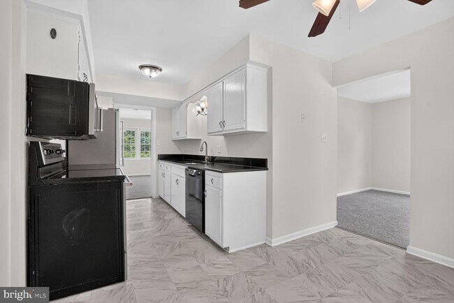 Building Photo - 9457 Jenerio Ct