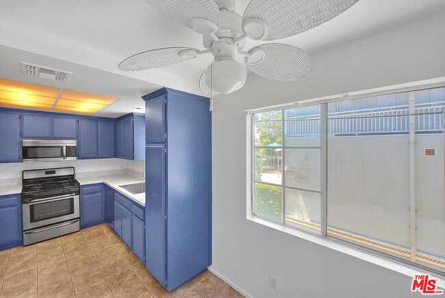 Building Photo - 8741 Darby Ave