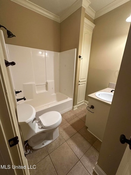 Building Photo - 101 Cedar Green Cove