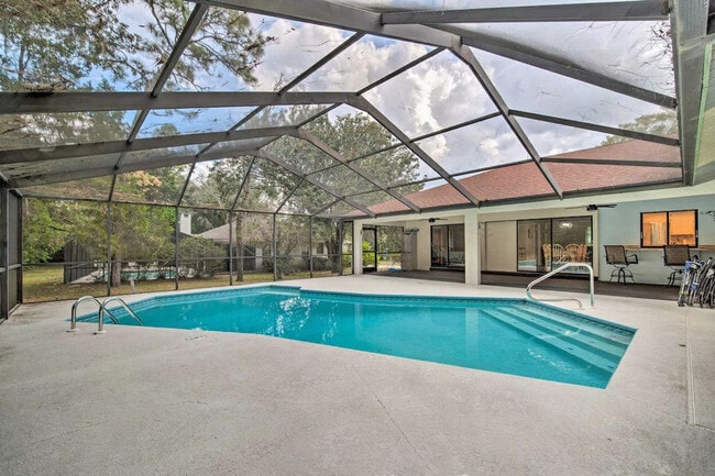 Building Photo - 6 Shumard Ct N