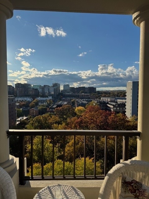 Building Photo - 1600 N Oak St