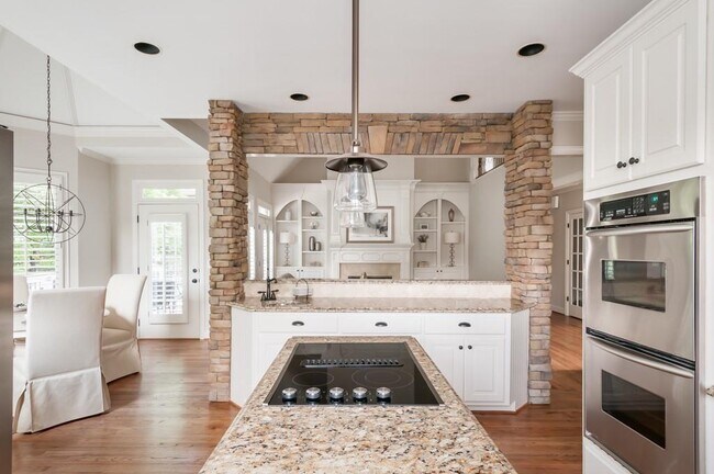 Building Photo - 6005 Oakbury Ln