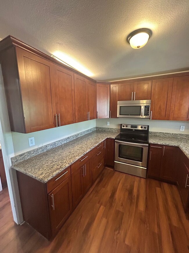 Building Photo - 3 Bed, 2 bath Rambler Home in Skyway, $3,150/mo.
