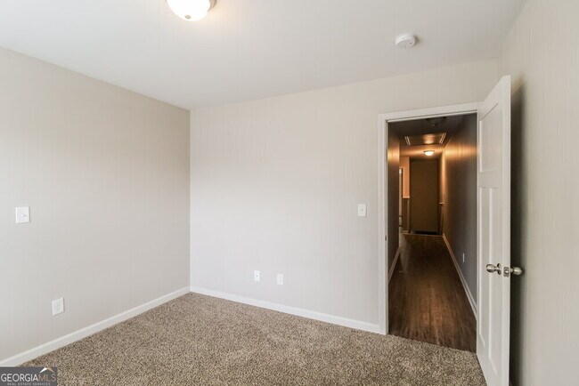 Building Photo - 5195 Tew Ln SW