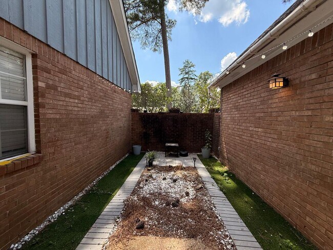 Building Photo - Spacious 4BR Home in Desirable North Columbus