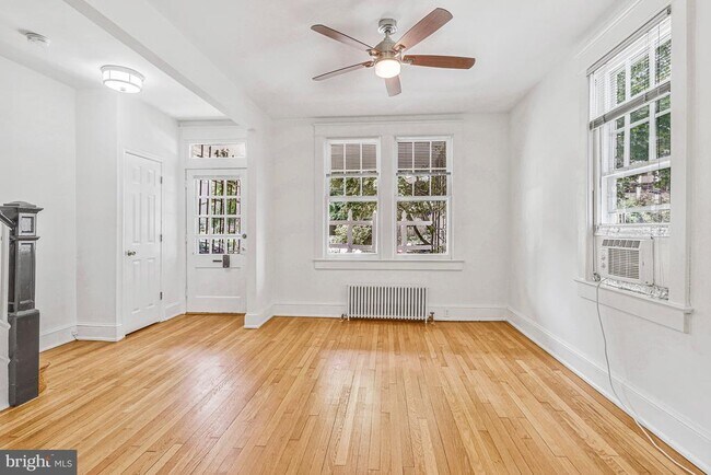 Building Photo - 4231 Jenifer St NW