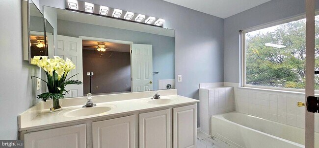 Building Photo - 6623 Patent Parish Ln
