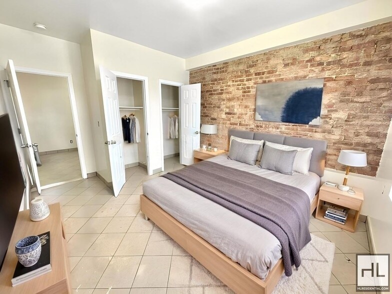 Building Photo - 85 STREET