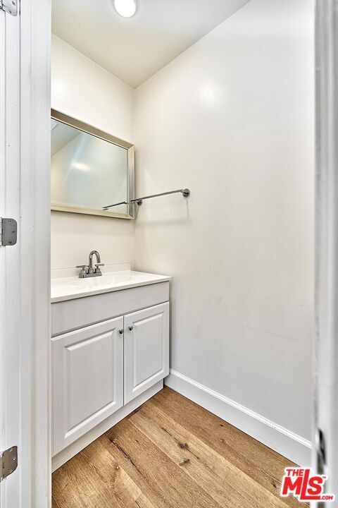 Building Photo - 14550 Burbank Blvd