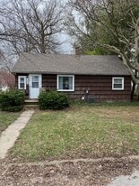 Building Photo - 2200 Stillwell St