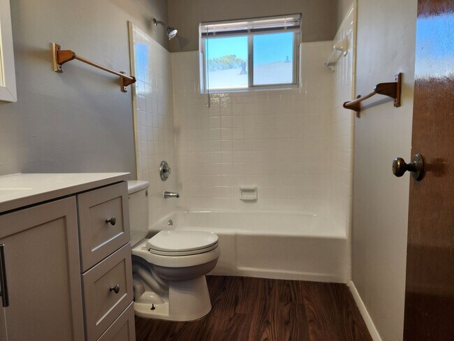 Building Photo - Two bedroom apartment near East 52nd and Myers Middle School