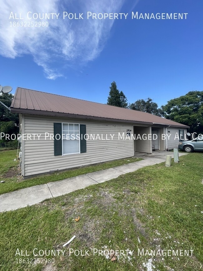 Primary Photo - Fantastic 3 Bedroom Duplex - Lawn Care Inc...