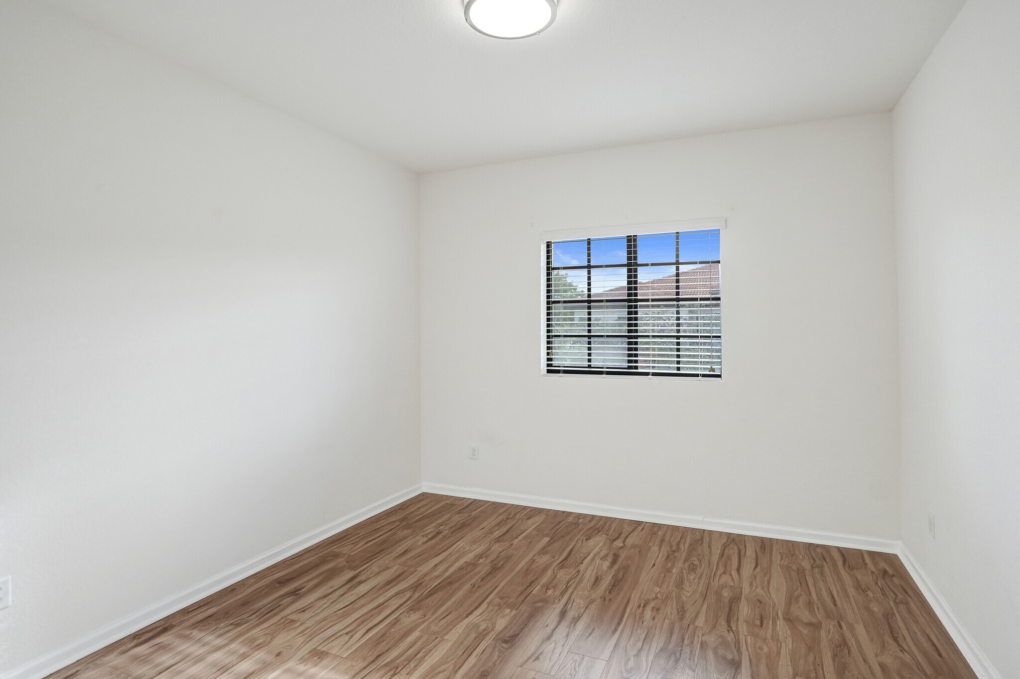 Building Photo - 4234 N Dixie Hwy