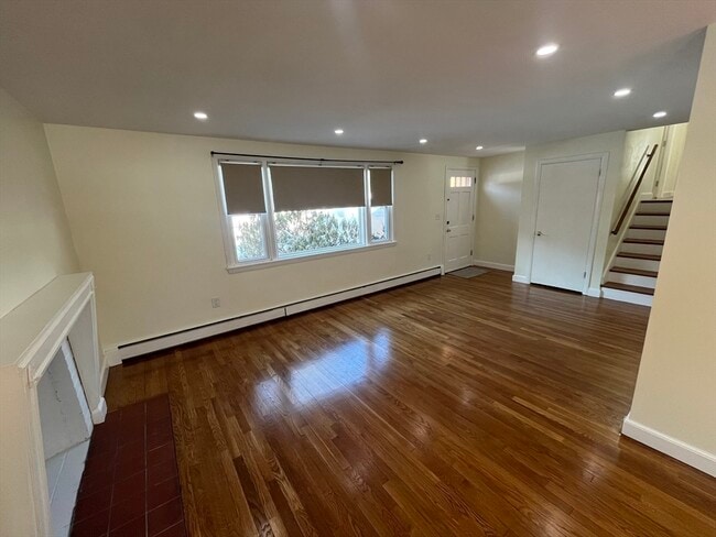 Building Photo - 150 Pond St