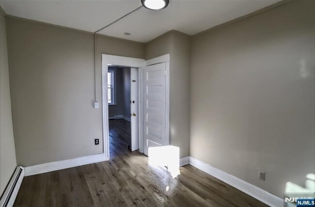 Building Photo - 743 Harrison Ave