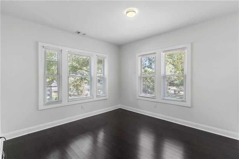 Building Photo - 954 Byron Dr SW