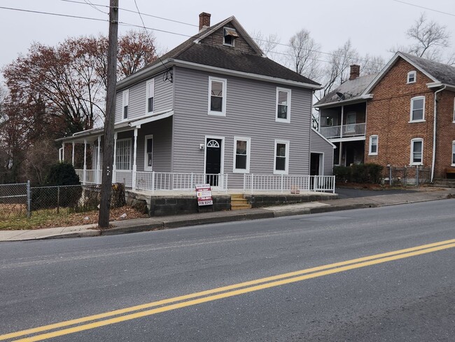 Building Photo - Remodeled Single Family