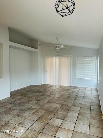 Building Photo - 9426 W Monroe St