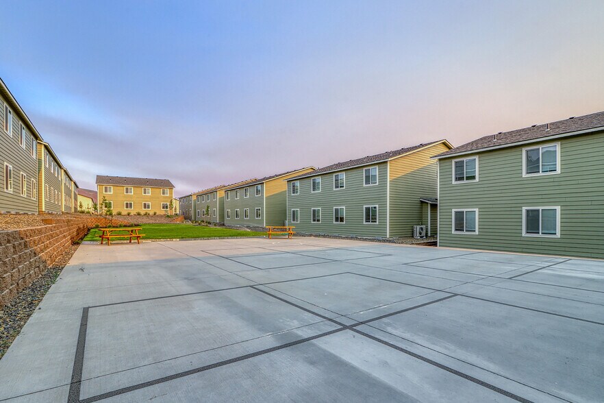 Building Photo - Paradise 88