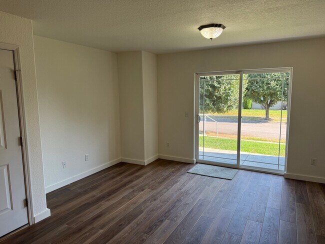 Building Photo - 19 Diane Rd