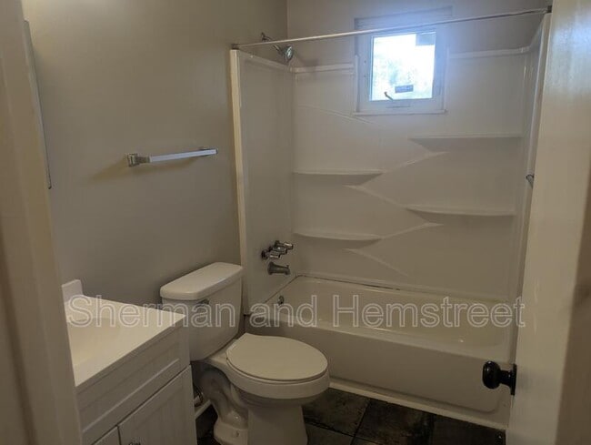 Building Photo - 2232 Cassell St