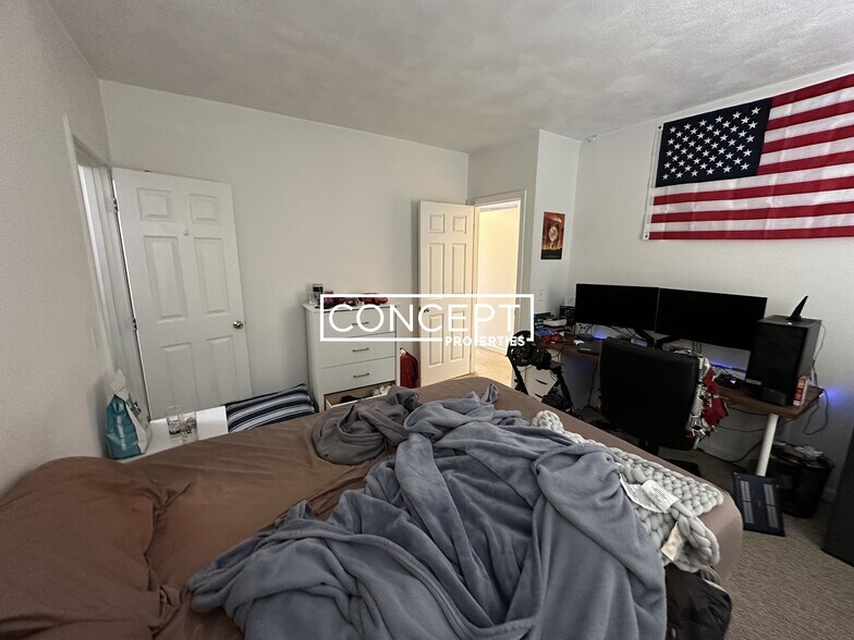 Building Photo - 58 Mansfield St