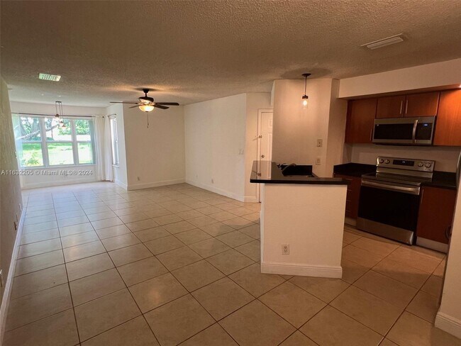 Building Photo - 3410 Pinewalk Dr N