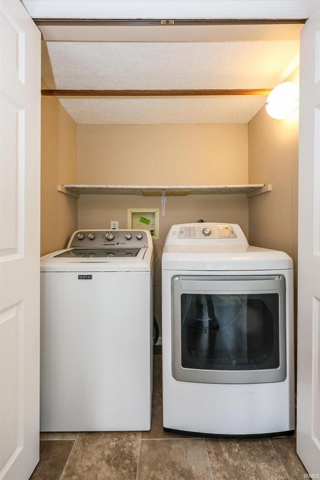 Building Photo - 7104 Tanbark Ln