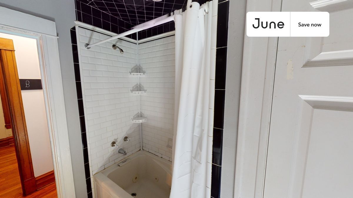 Building Photo - 3508 N Sheffield Ave