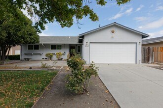 Building Photo - SANTA CLARA - tastefully updated throughou...