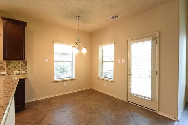 Building Photo - 118 E Lasting Spring Cir