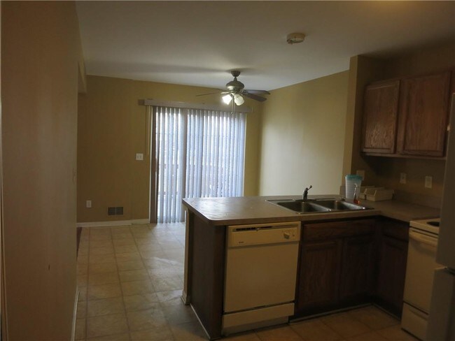 Building Photo - 17542 Gateway Cir