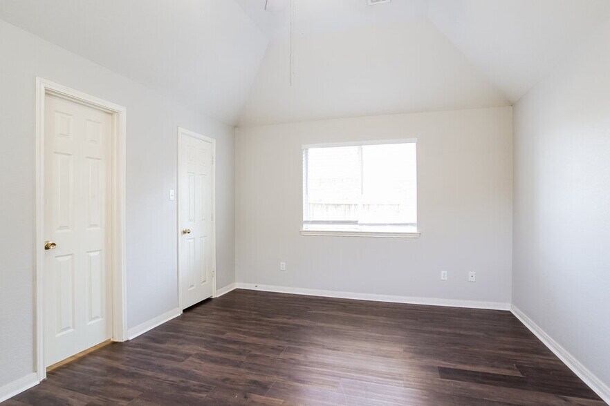 Building Photo - 24030 Rockygate Dr