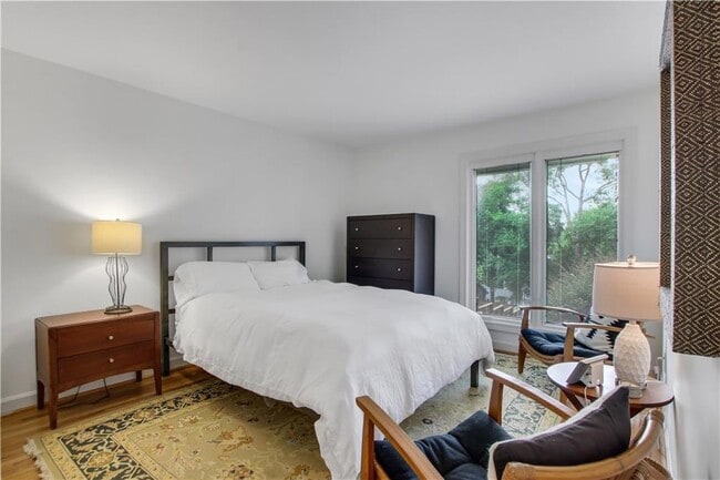 Building Photo - 925 Highland Terrace NE