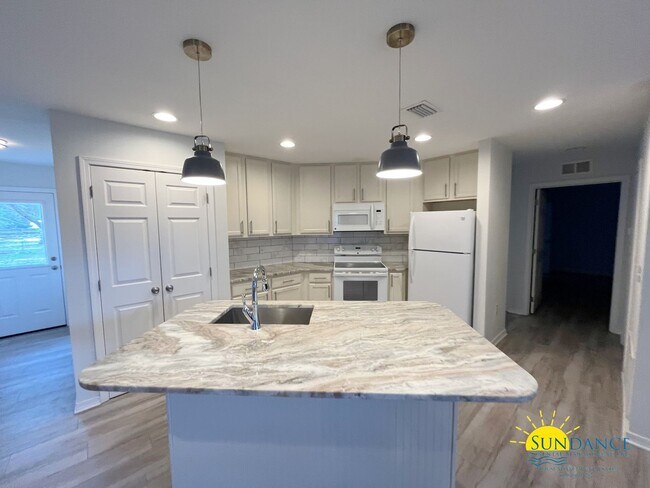 Building Photo - Beautiful home in the heart of Niceville!