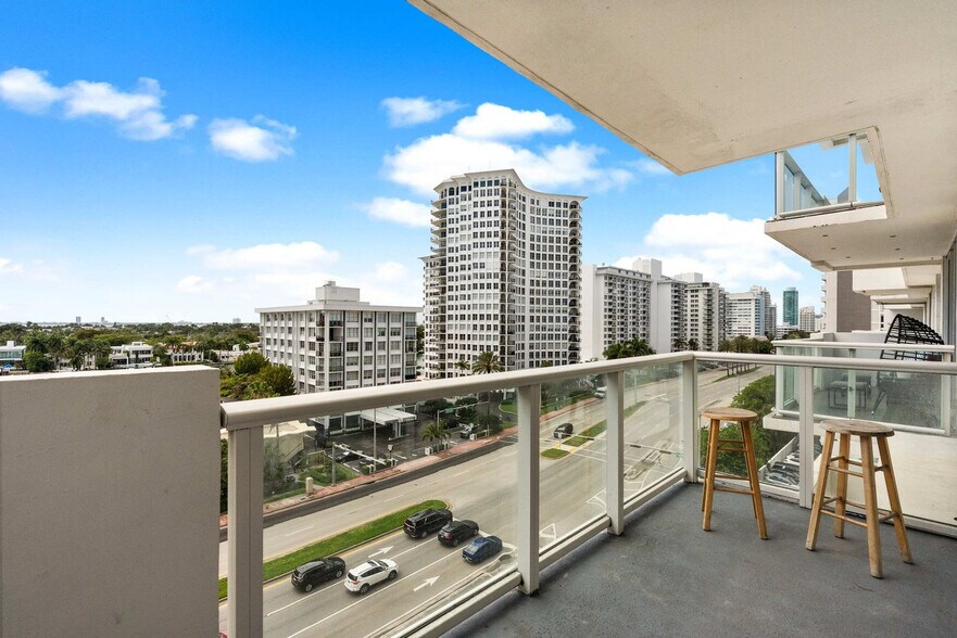 Building Photo - 5599 Collins Ave