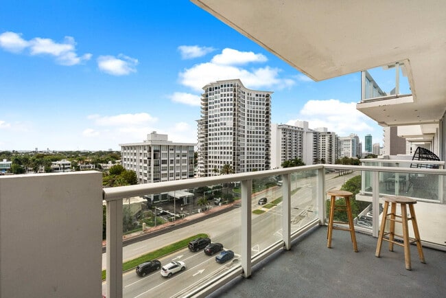 Building Photo - 5599 Collins Ave