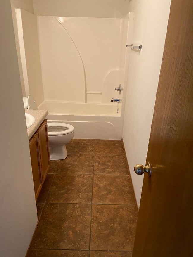 Building Photo - 305-307 E. Asher Ct.