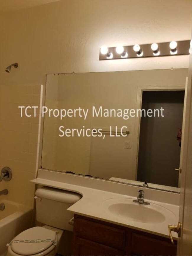 Building Photo - Cozy 3 bed/2 bath in Phoenix