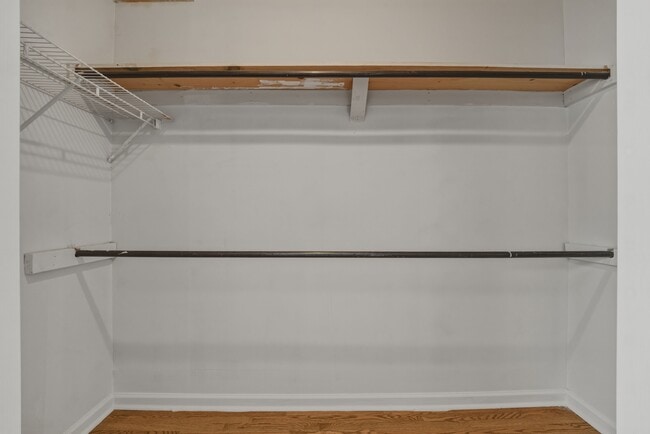 Building Photo - 506 Mellview Ave SW