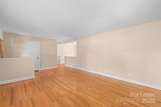 Building Photo - 2200 Collingdale Pl
