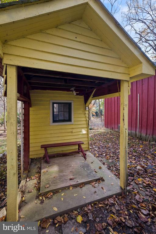 Building Photo - 41788 Stumptown Rd