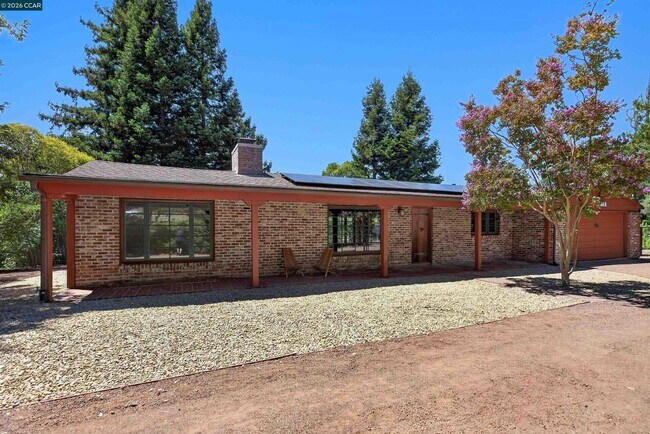 Building Photo - 755 Glenside Dr