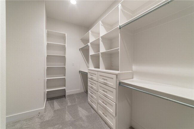 Building Photo - 6417 S 62nd St