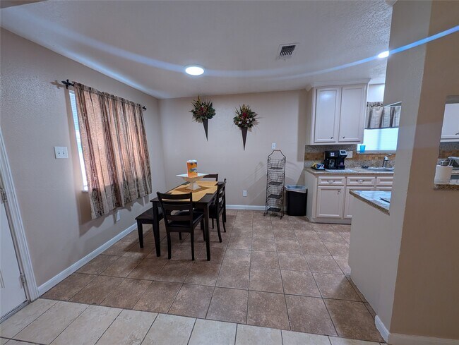 Building Photo - 3435 Creek Grove Dr