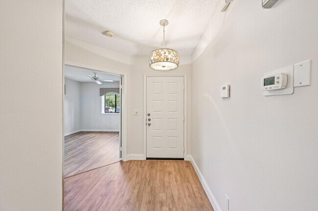 Building Photo - 1103 Duncan Cir