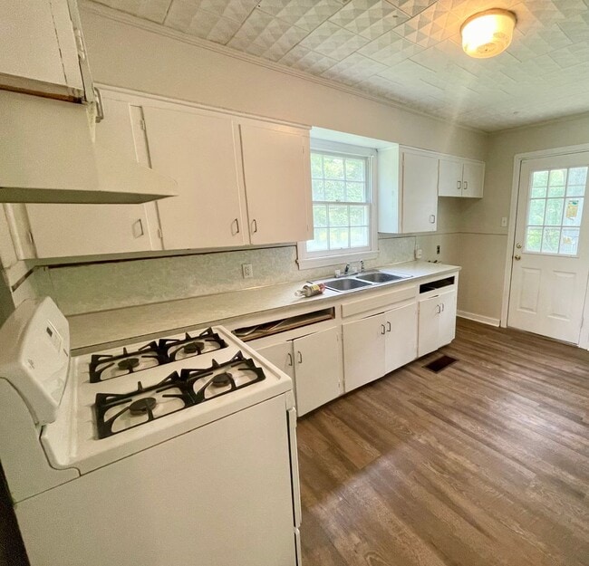 Building Photo - 2/1 Available for Rent in Canton!