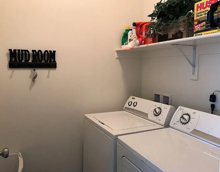 Building Photo - 3664 E Altair Way